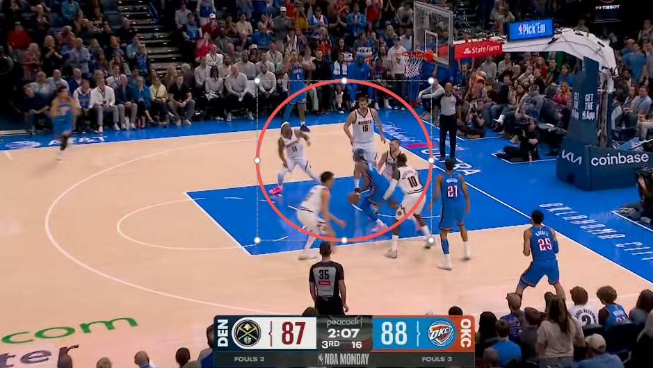 现在的亚历山大究竟有多强？看看这两张图片就知道了，甚至毫不夸张的说可以比肩巅峰詹