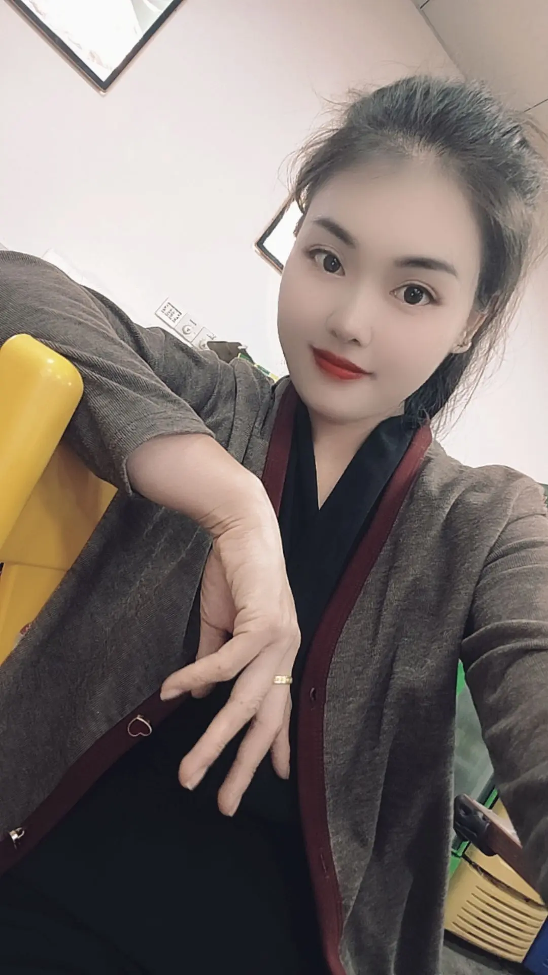 山外青山楼外楼，唯有少妇最温柔😁😁😁