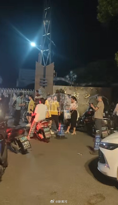 【#广西一中学教室宿舍空调全被拆# “孩子们热得睡都睡不着”】#教育局回应中学拆