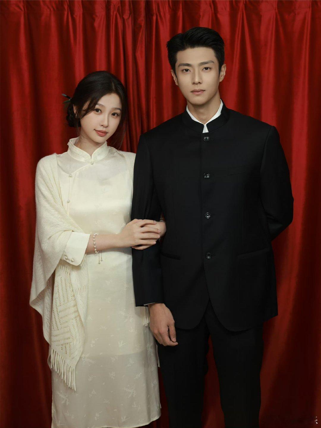 虞书欣陈靖可民国装合照 灿如繁星民国氛围感氛围感拉满，双人合照氛围感细腻，虞书欣