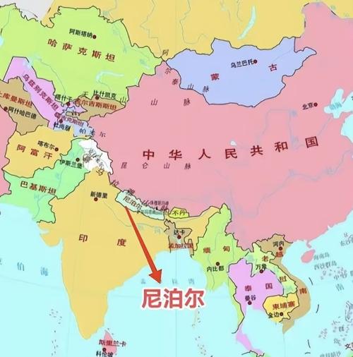 尼泊尔坚决不能乱，不能再重蹈锡金的覆辙了，当年锡金想加入我国，当时顾及国际影响和