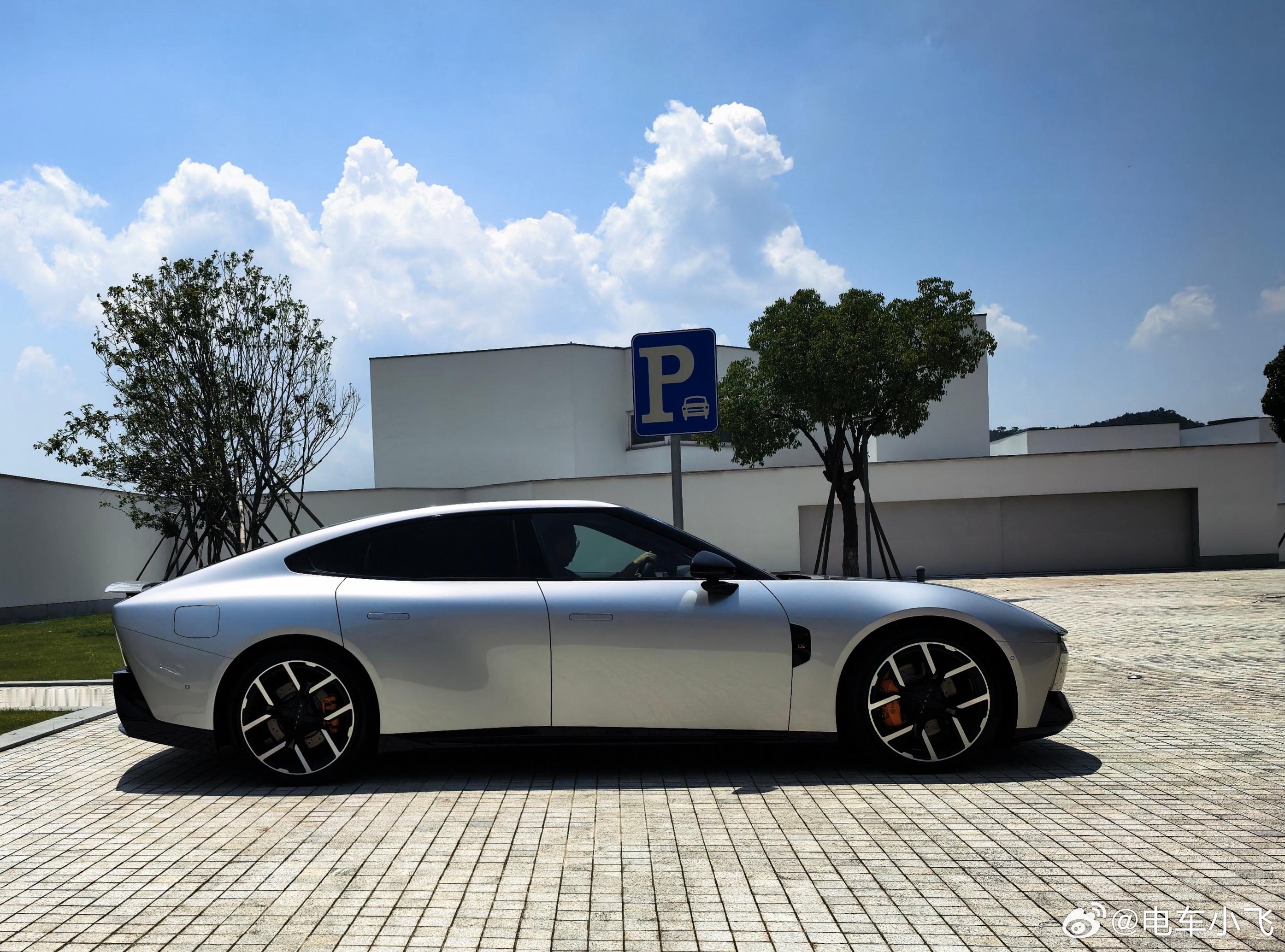 开全新小鹏P7会上瘾 这车比su7爽！ ​​​