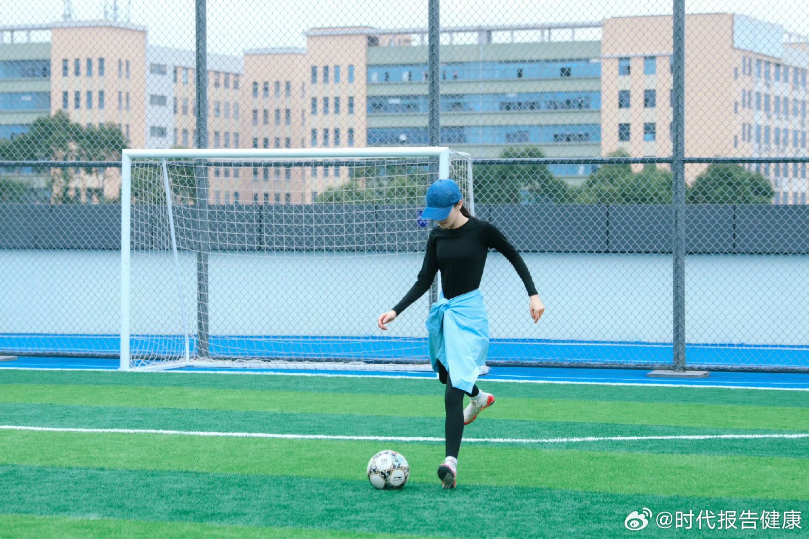 迪丽热巴功夫女足MV迪丽热巴钰珑蓄力爆发迪丽热巴 ⚽ 蓄力，是为了在赛场上更好地