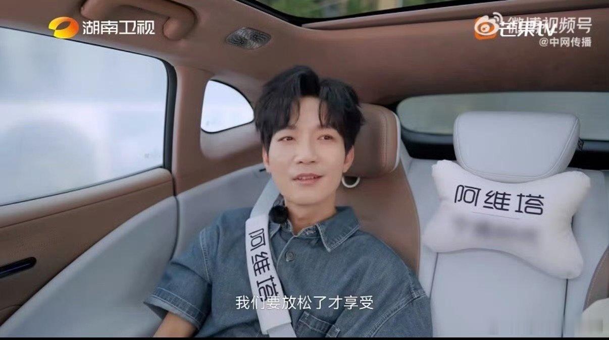 陈楚生回应歌手难听歌手节目里，歌手被观众的评判压得喘不过气。每场都像在 “出考场