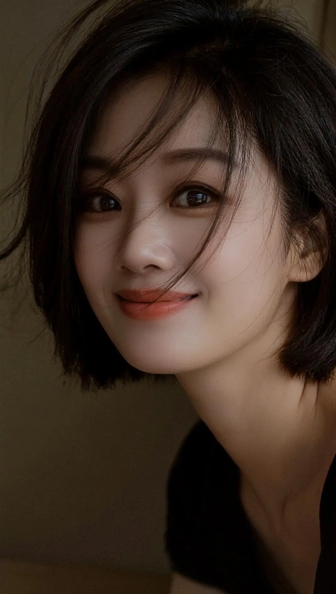 你不需要有多漂亮，但一定要收拾得干干净净，不需要穿戴有多昂贵，但一定要...