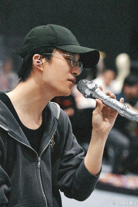 黄子弘凡在枣林湾音乐节开专场 期待值爆棚！扬州枣林湾音乐节迎来黄子弘凡专场，实力