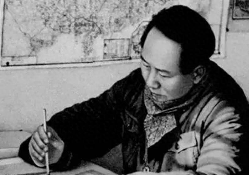 听闻红军“第三次反围剿”胜利，鲁迅问茅盾：润之兄跟你比如何？

“听说润之他们又