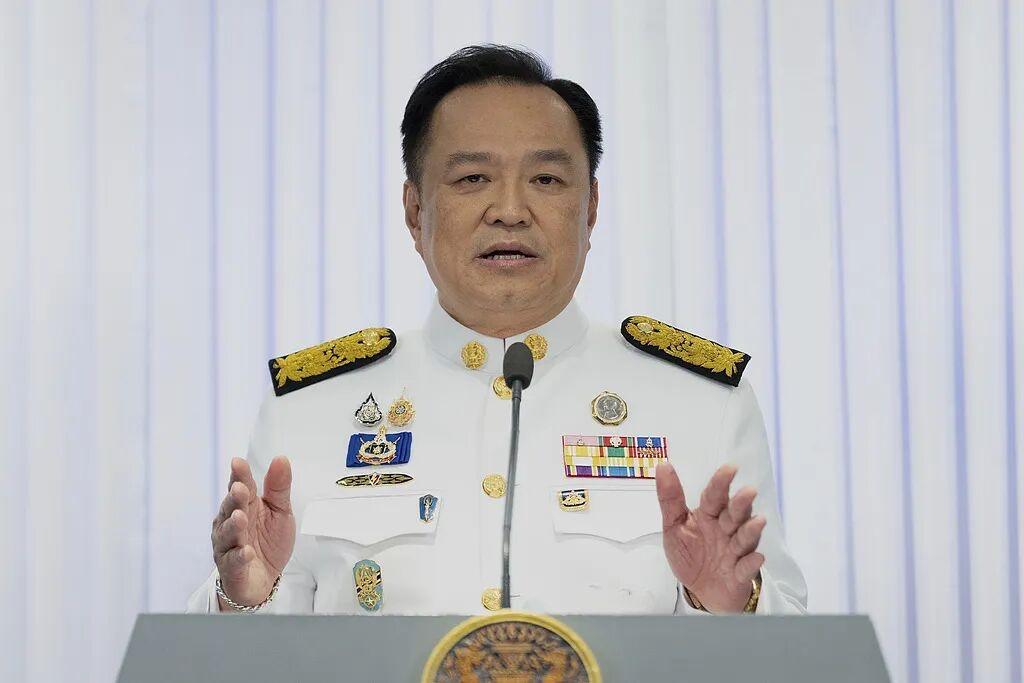 联合早报今天报道：“泰国首相阿努廷说，在军事层面，泰国军方已控制几乎全部目标区域