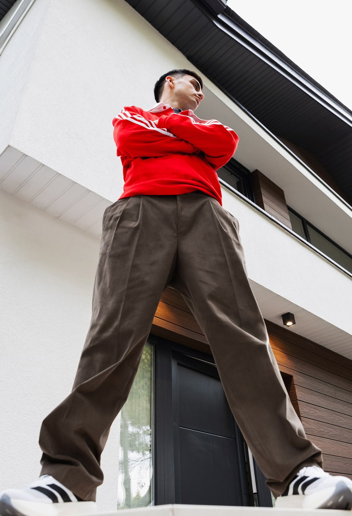 问：朋友在你生活中有多重要❓ 佩德里：他们是我生命中最重要的人，我的核心圈子。我