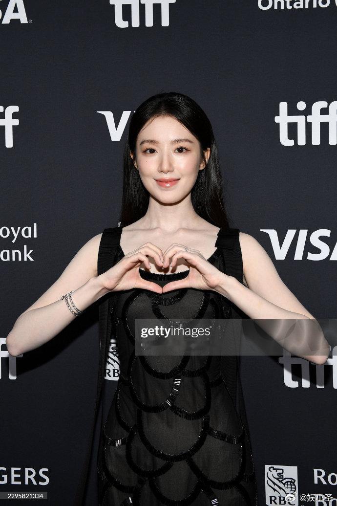 叶舒华出席多伦多国际电影节叶舒华电影首作首映礼 属于演员叶舒华的首映时刻，在多伦