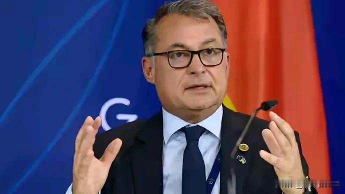 德国政客不断地犯彪、秀下限！德国外长瓦德富尔因发表不当言论，被迫取消访华行程的事