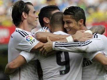 【西甲-C罗进球魔笛世界波 皇马2-0胜黄潜力夺3连胜】9月28日，赛西甲第6轮