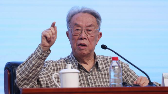 拿什么来拯救我们的语文智商？如此的小学语文题有几个人能够答对？
近日，偶然浏览到