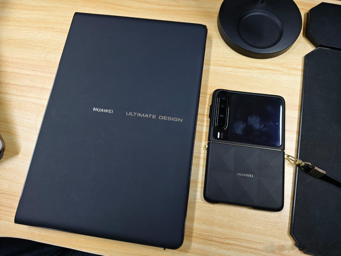 本周我决定这么出差。当然，带了一台 vivo X Fold 3 Pro来打辅助。