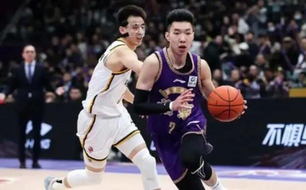 给点阳光就灿烂！廖三宁这小伙子真行啊！
北控主场迎战卫冕冠军辽宁队，队里头号国产