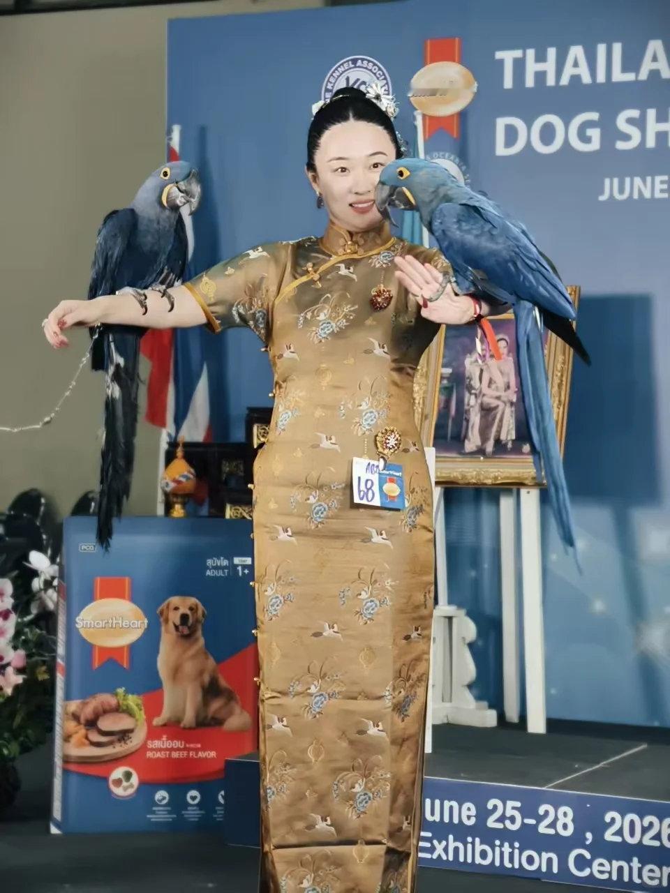 我对闺蜜说：“霍思燕真是养殖大户”
闺蜜白了我一眼，说：“这还用你说，她家开动物