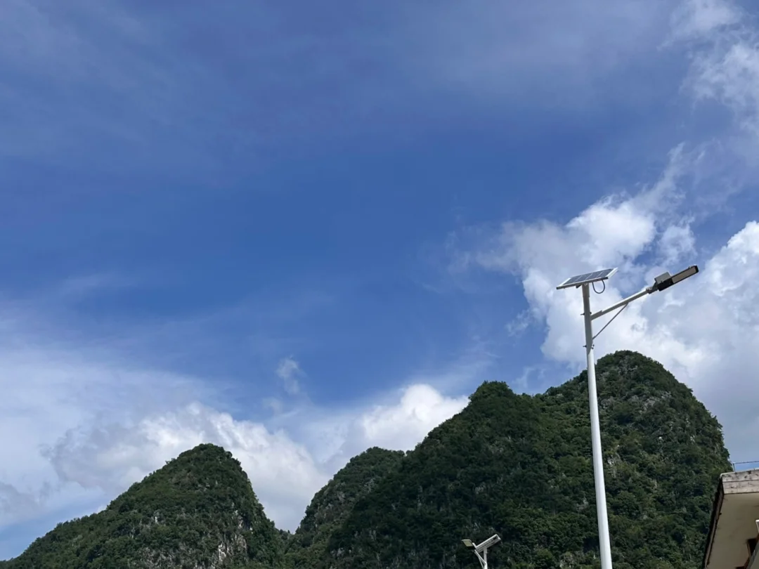 单位有个同事，她跟身边很多人都合不来。实际上她的人品非常过硬，做人不仅...