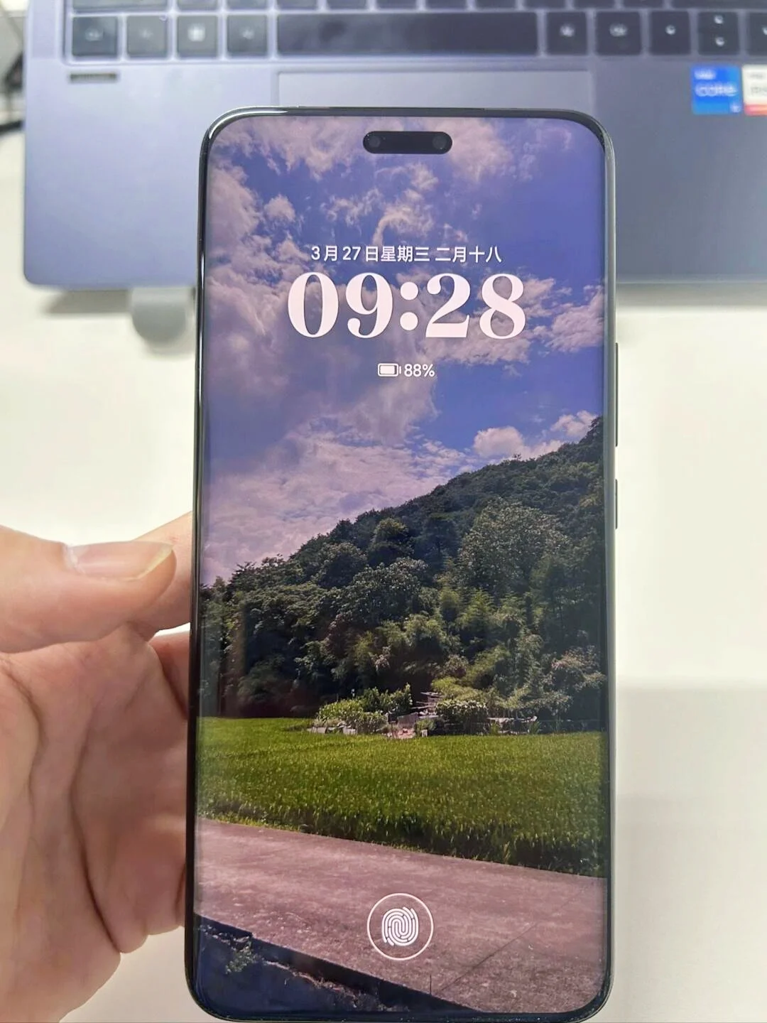 以现在这个情况来看，只有荣耀magic6pro才是最好的替代方案，不吹...