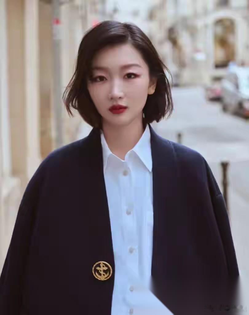 演话剧不背台词，甩锅给导演，周冬雨真的是一次又一次挑战明星从业者的门槛和底线啊。