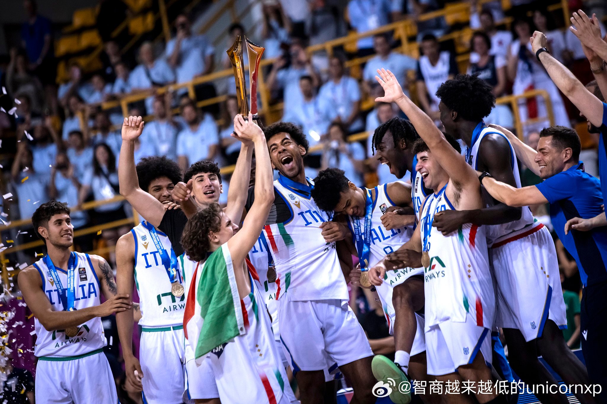 创造历史，拿下欧洲U20锦标赛的意大利国青却遭立陶宛球迷嘲讽，被嘲笑用先发五人只