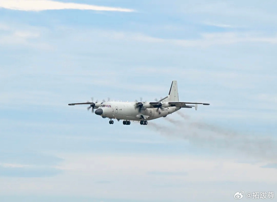 南部战区海军航空兵的新型反潜机 