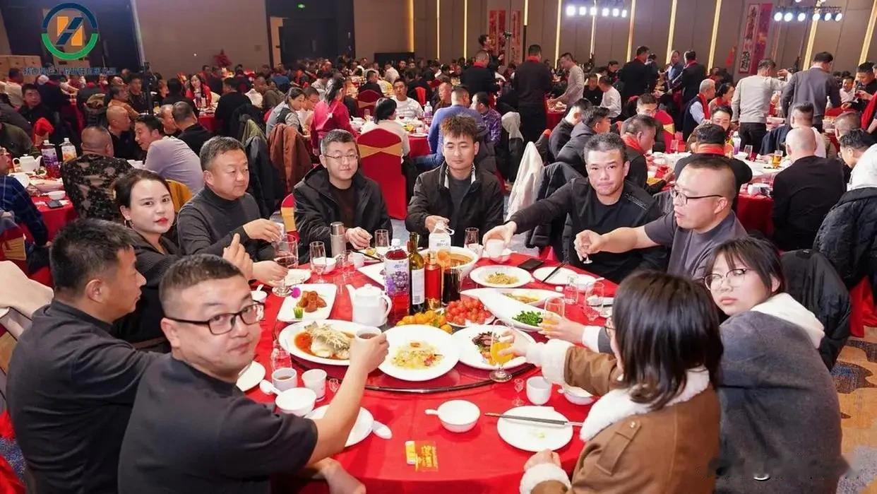 足球小将庆功宴竟然有人浑水摸鱼实施盗窃，对于出现这种被掏掉“老窝”的糗事，时试问