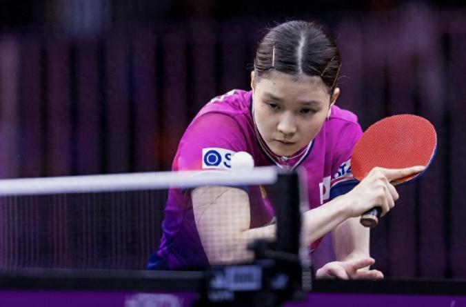 不能说早田希娜都不行，她目前仍然是世界女子乒坛一流末、二流选手中的顶尖选手。
 