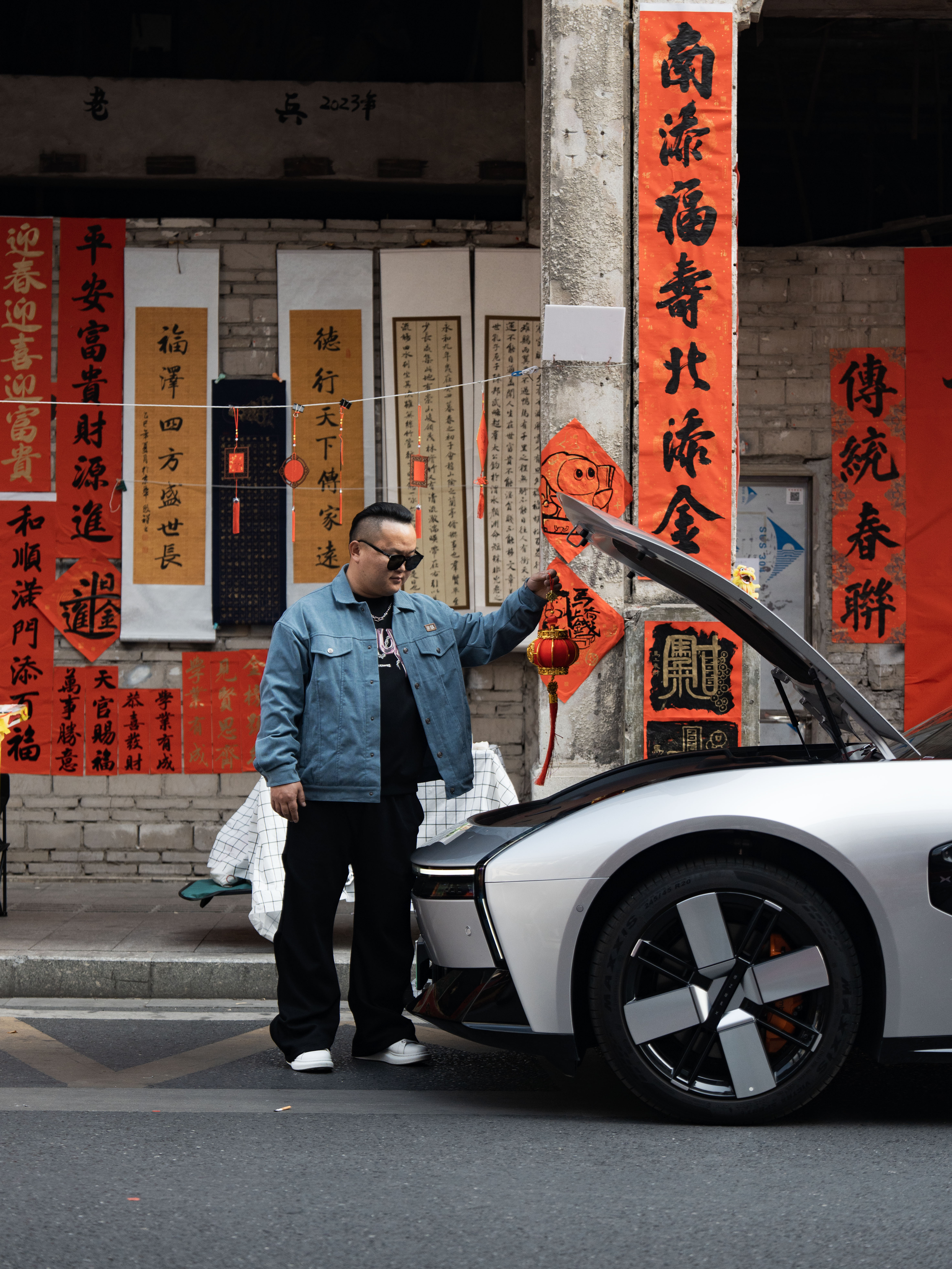 新年将至，前几天开着全新小鹏P7去佛山筷子街，2小时路程全程NGP护航！路上遇颠