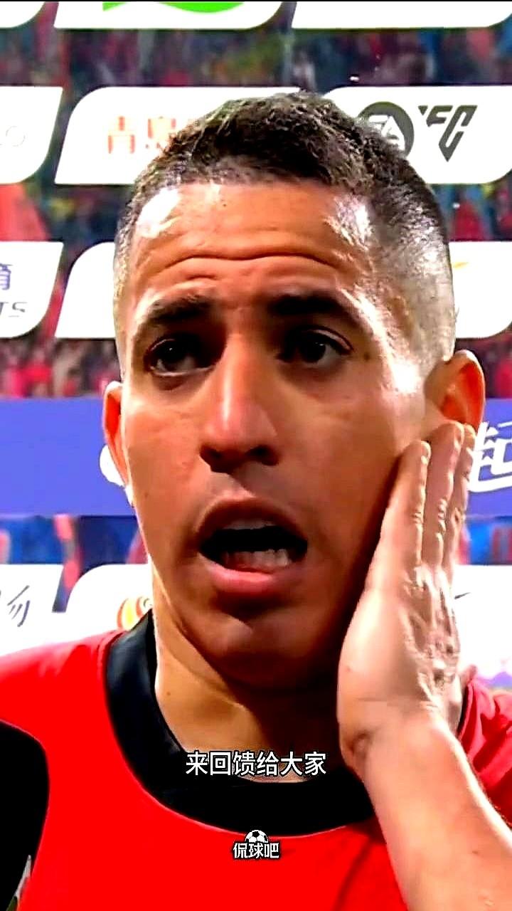 成都蓉城外援罗慕洛被老婆“投诉”了，理由很简单：陪家人的时间实在太少。

但他把