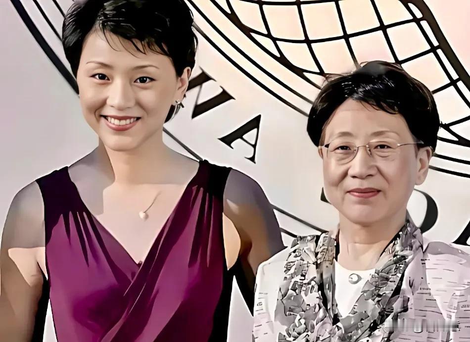 看到杨澜和母亲的合影，我直接被这惊人的相似度震撼到了！照片里，杨澜优雅大方，她母