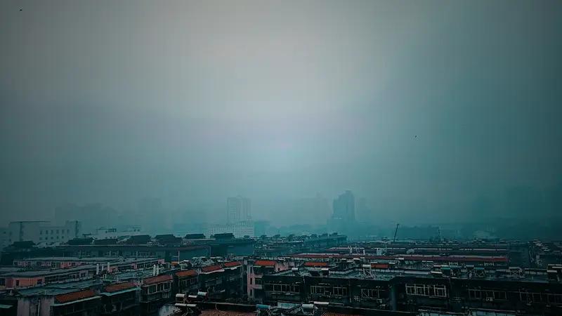 慢慢来，好戏都在烟火里
 
生活从不是一路狂奔的赛道，更像是一场慢悠悠的远行。难