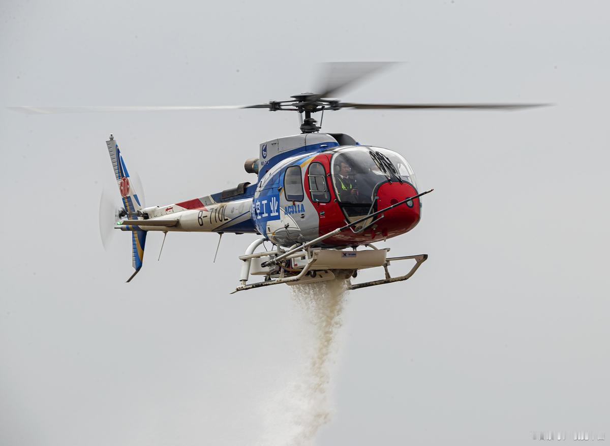 俄一直升机迫降时尾部折断，致5人遇难
11月7日，俄罗斯达吉斯坦共和国一架卡-2