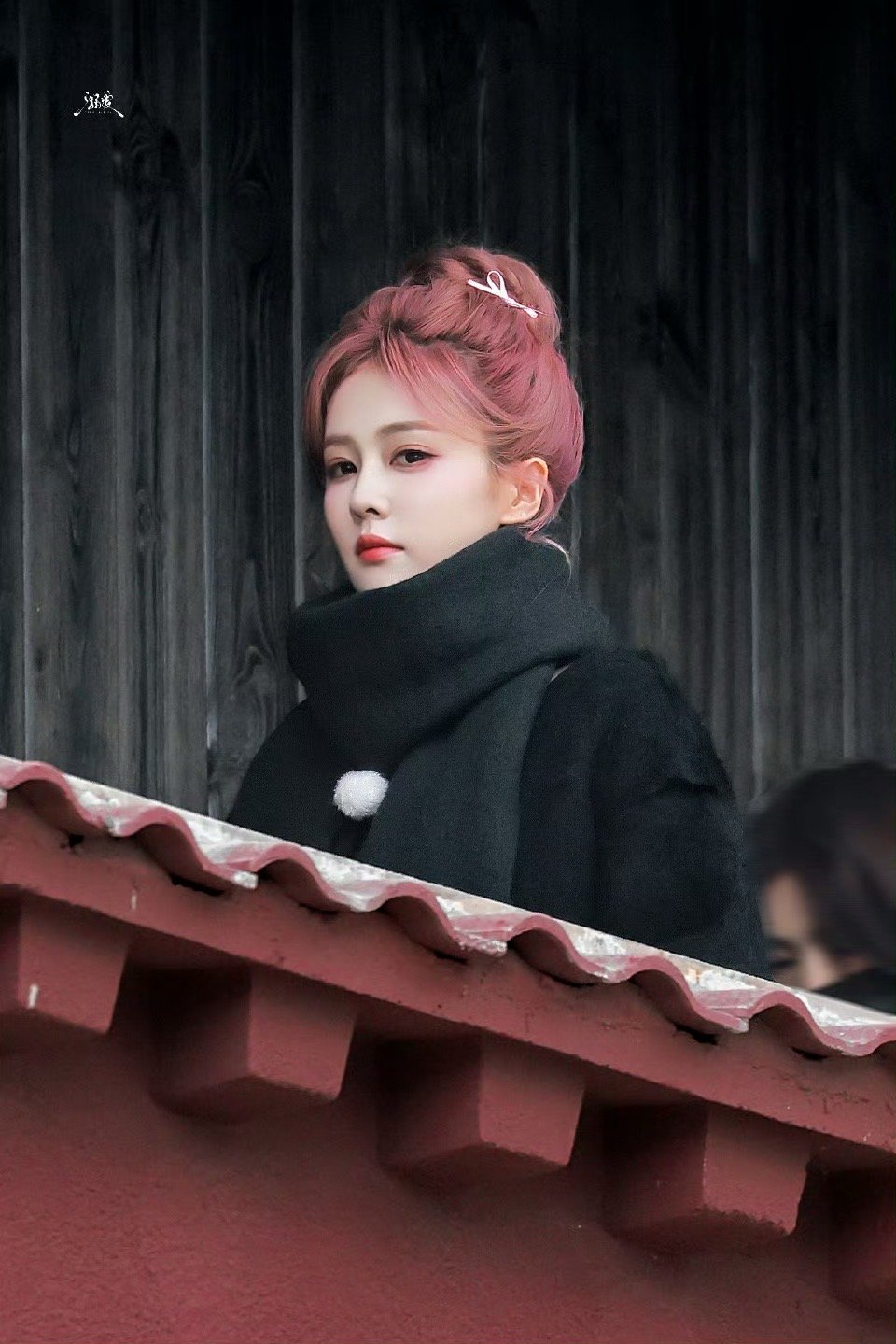 白鹿奔跑吧粉发丸子头 粉发扎成丸子头也太绝了！ ​​​