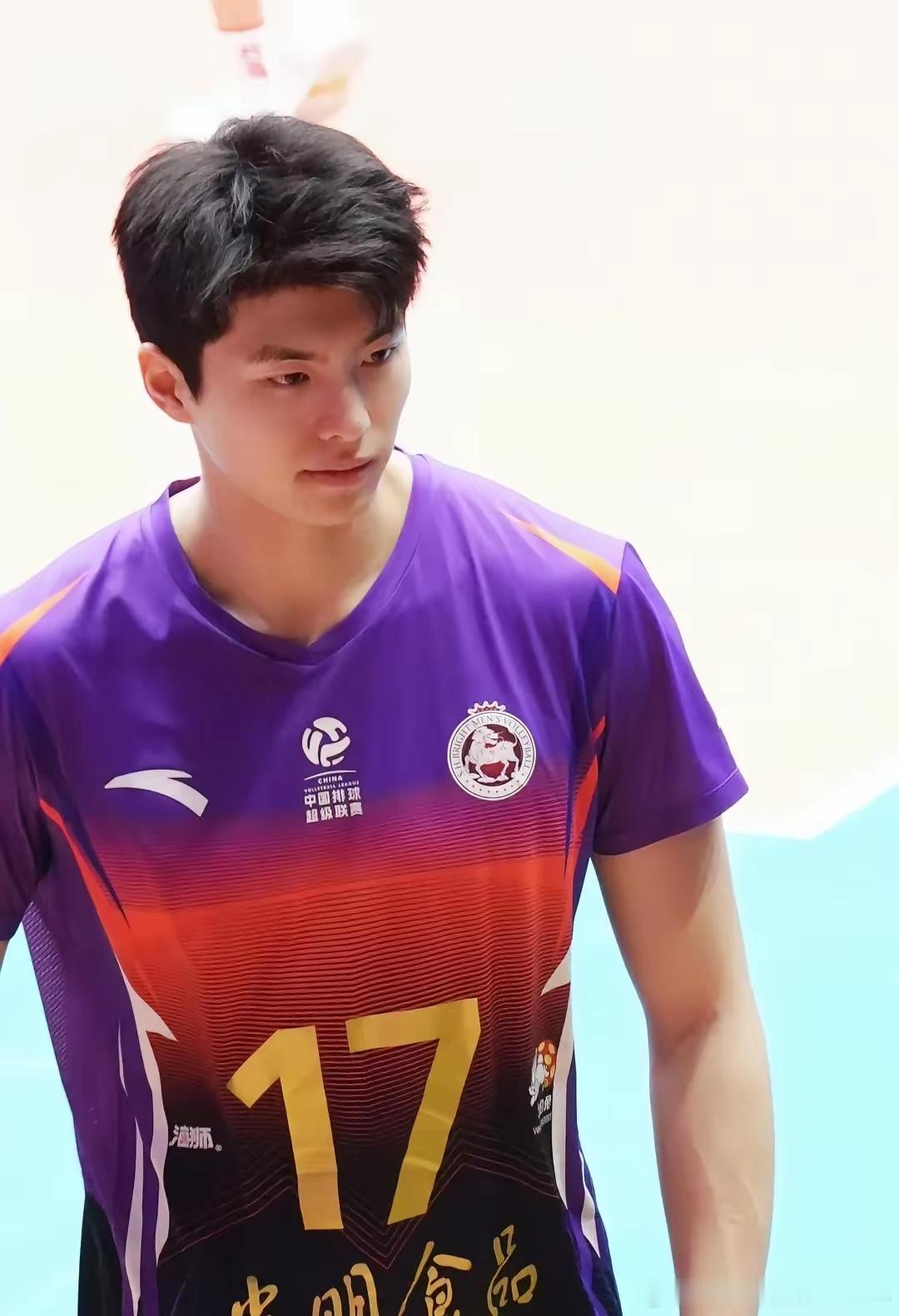 12.21天津~上海客场今日份get✓上海男排副攻手 确实阳光帅气大男孩