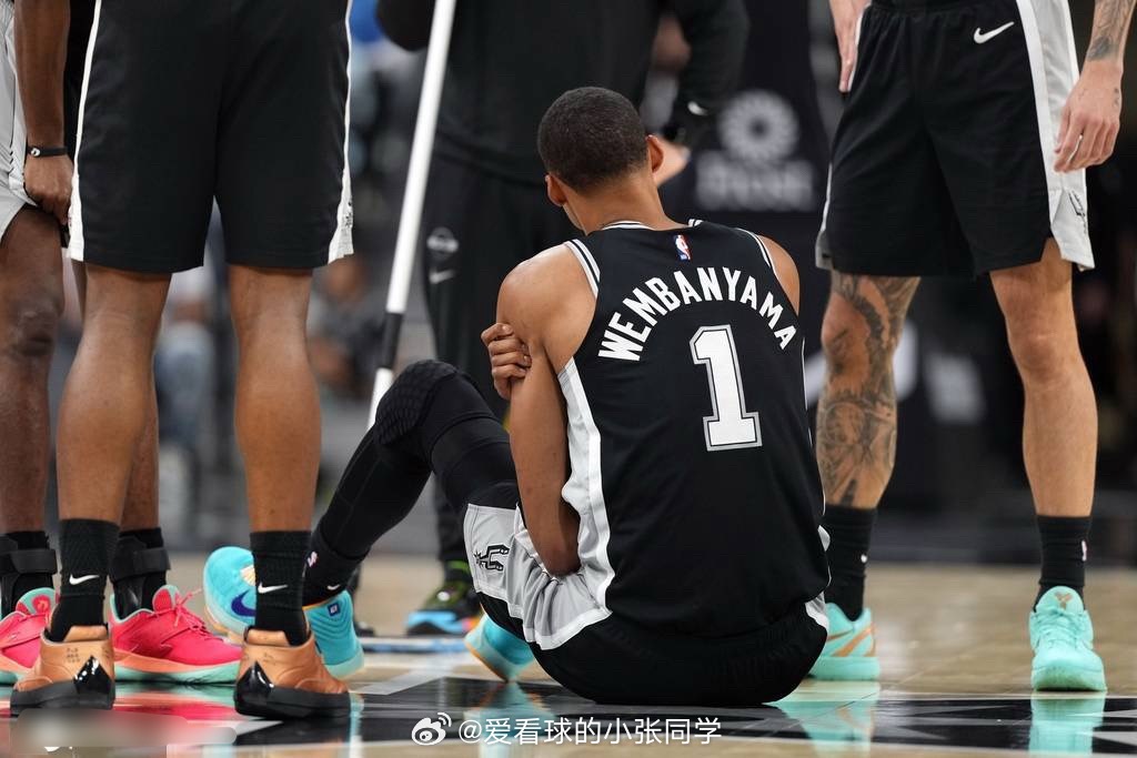 文班亚马左肋骨挫伤 新星半场伤退 无碍惊艳赛场表现！北京时间4月7日，NBA常规