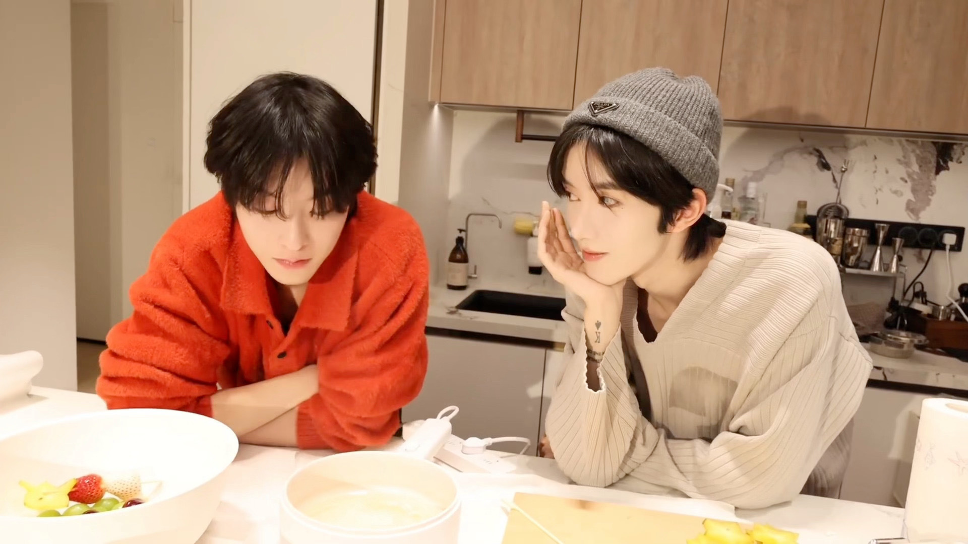 我知道你在看我，所以我看向你邱鼎杰黄星黄星邱鼎杰星有千千杰