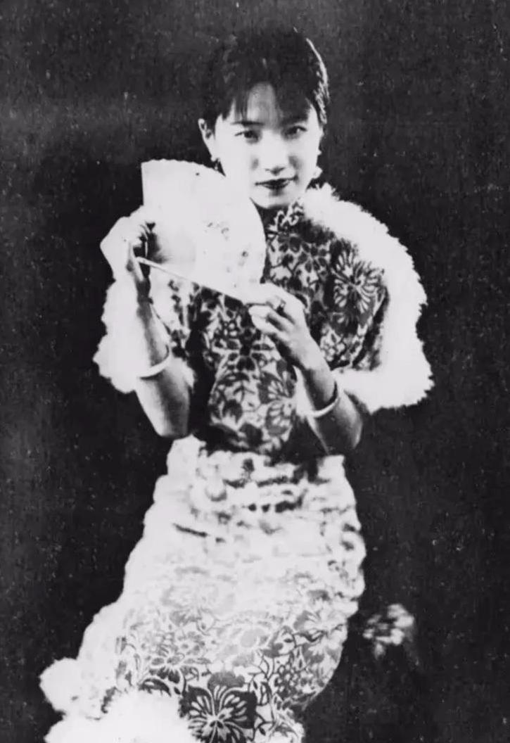 1965年，陆小曼离世后，挚友道出一段鲜为人知的往事：她的前夫对床笫之事近乎痴迷