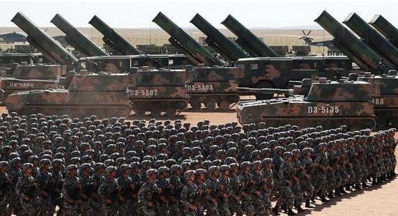 美国现在担心的除了中国迎头超越外，还有中国选了一条与美国很不一样的道路。现在的中