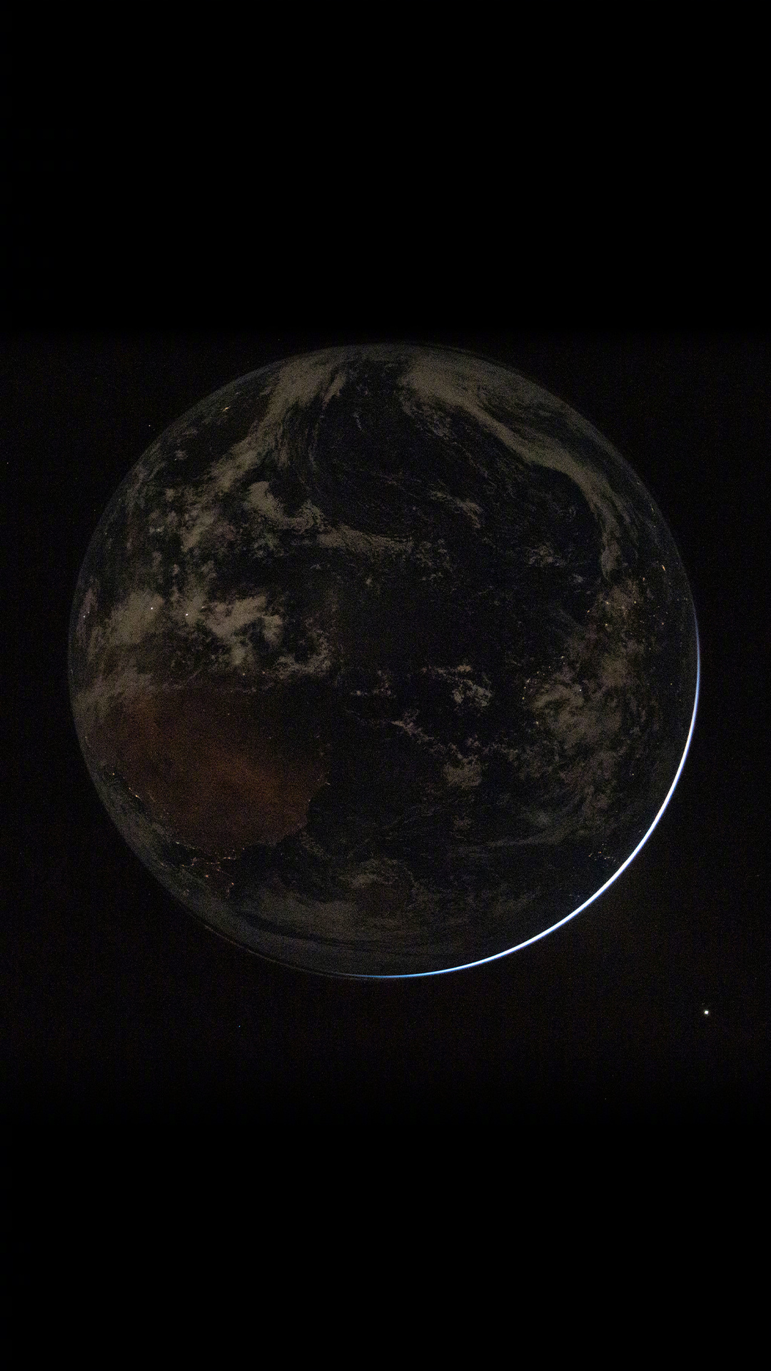 这组阿尔忒弥斯2号拍摄地月特写照片，可以作为手机壁纸。详见：网页链接