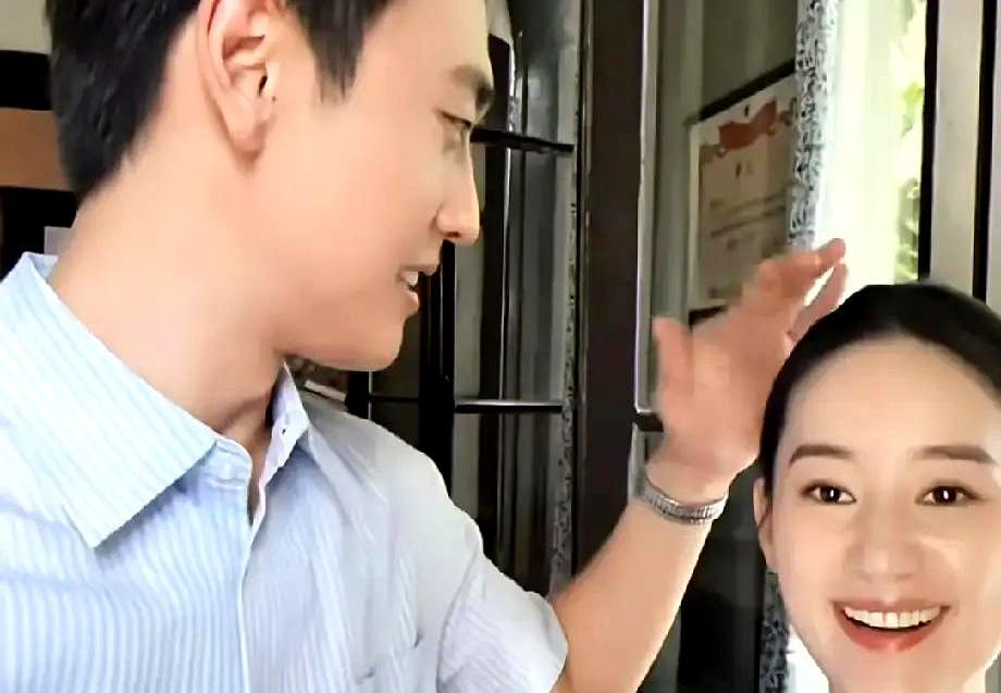 娱乐圈最贵的官宣，连一篇小作文都没有。
 
2月27日，王天辰和郭晓婷甩出一张简