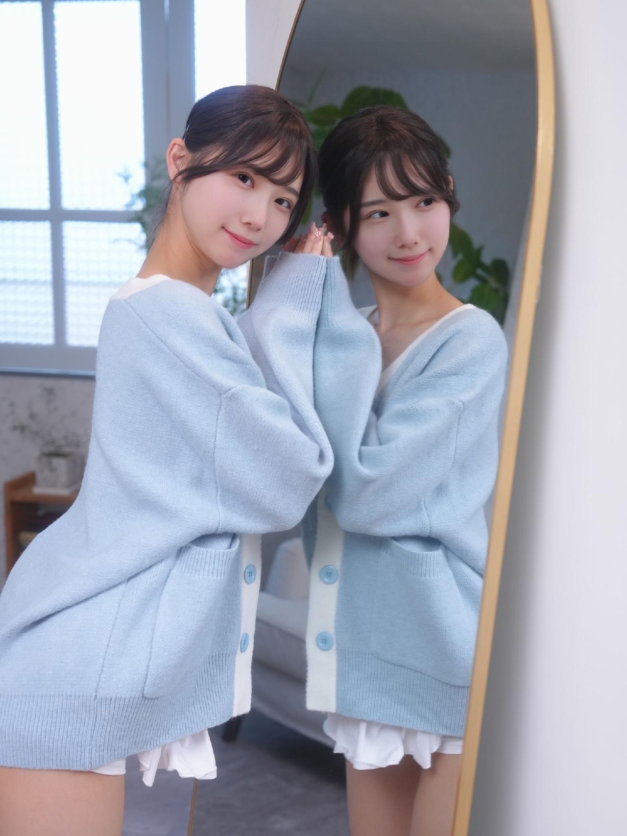 温柔蓝毛衣，甜美少女心，镜子里的你最美！💕