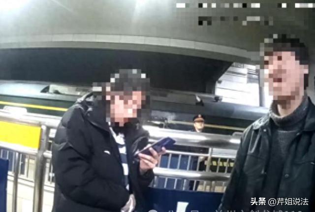 石家庄，一位15岁的女孩，在网上相聊了一位25岁的男网友，相识一年之后，两个人相