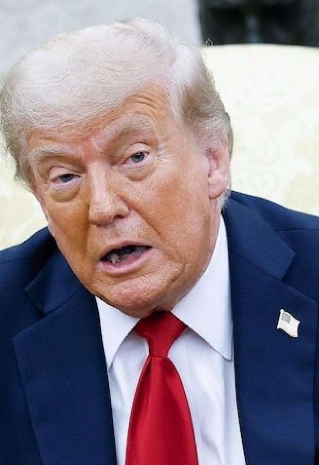 特朗普社交平台爆粗骂拜登，白宫权力斗争玩过界，美国选民集体懵圈。
特朗普北京时间