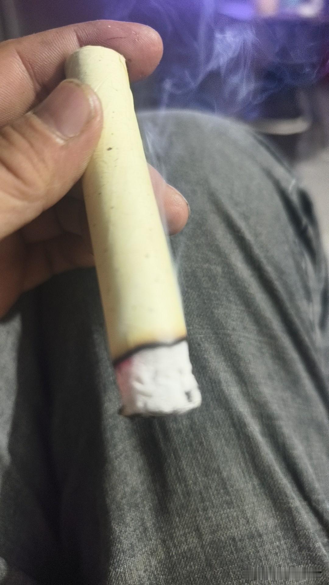 艾灸已经15年了，这已经成为了我生活的一部分了！
之前我的身体不怎么好，经常有个