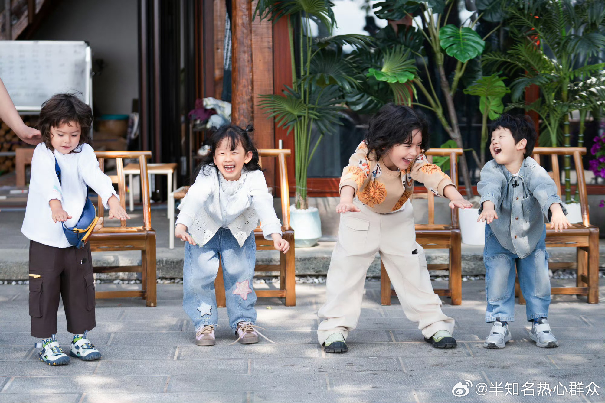 再一次被庆庆感动了爸爸当家比起说庆庆懂事，更想说她是一个好优秀的女孩🥹懂得照顾