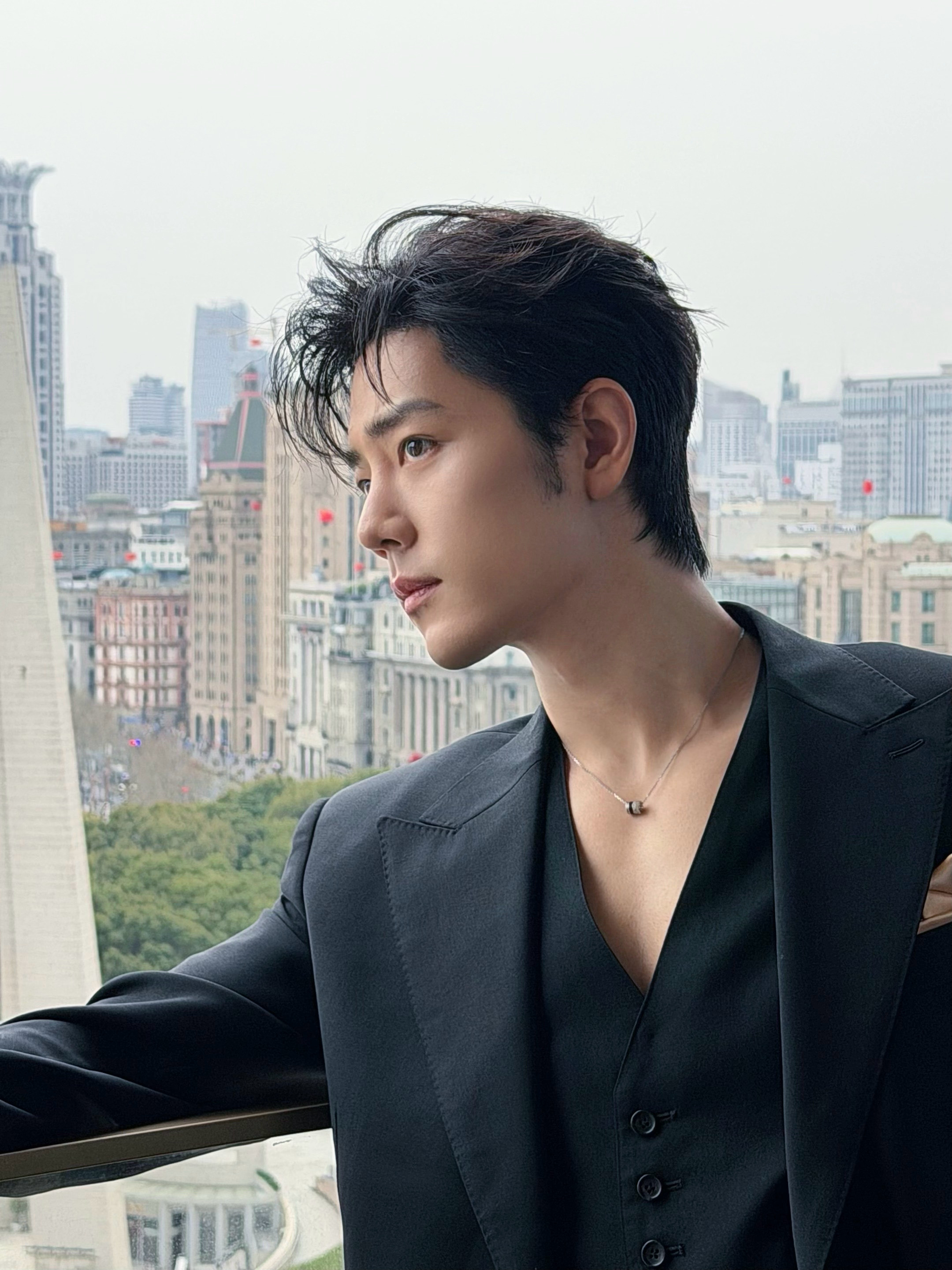 男明星最权威现场 肖战作为全球代言人现身NARS新品发布会，高清镜头下底妆质感超