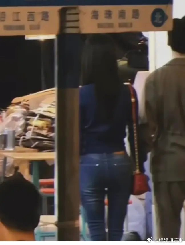 虽然之前也很瘦，但现在的向之涵真的是绝美！ 