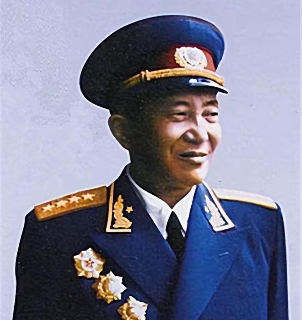 77年李敏被收走工作证，罗瑞卿大将挺身而出，一句话震住所有人。
​这事发生在19