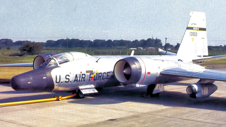 烽火问鼎计划每天认识一件兵器 马丁/通用动力RB-57F/WB-57F“堪培拉”