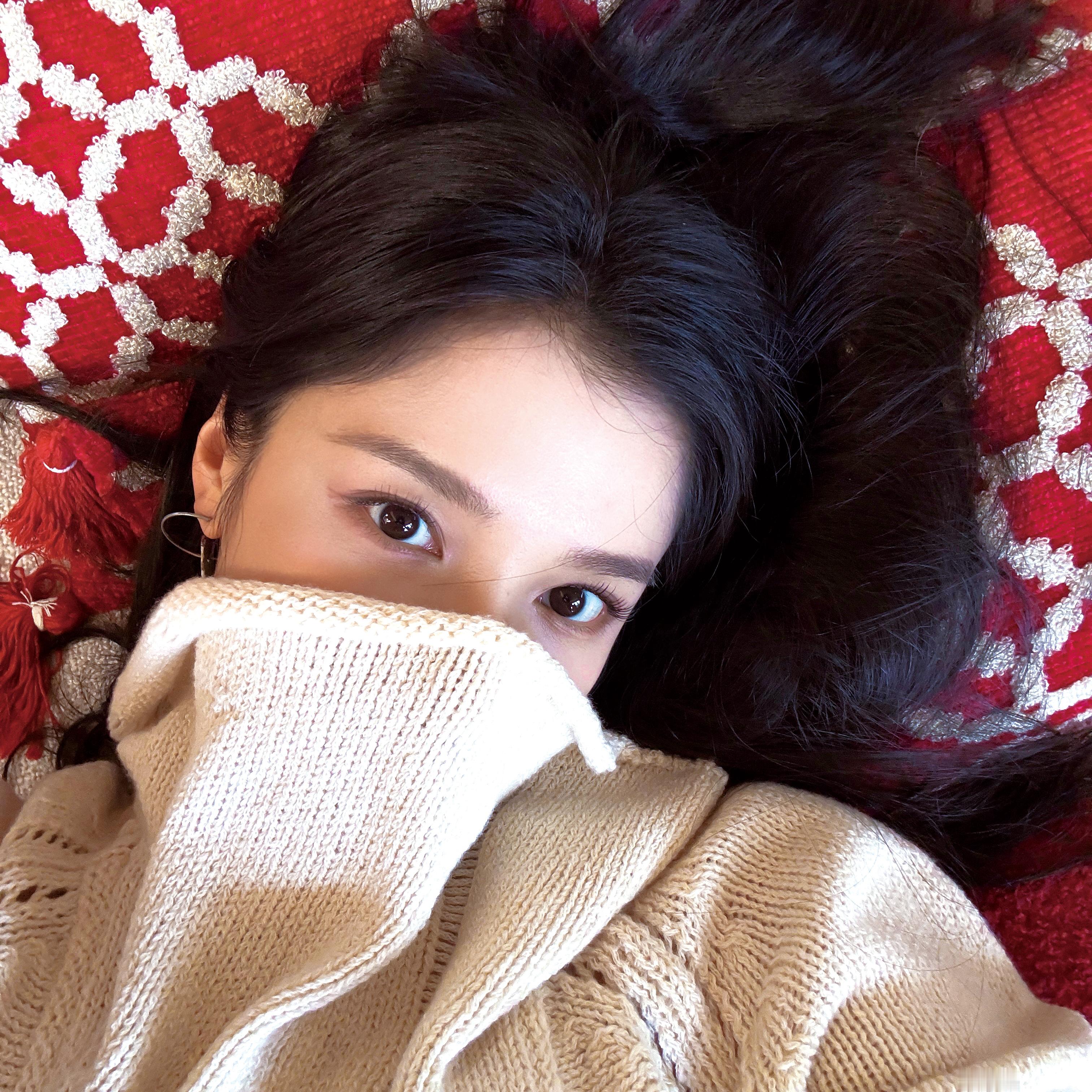 张婧仪 